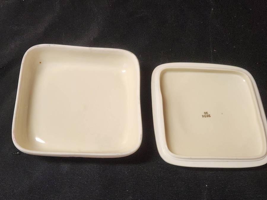 BEAUTIFUL ROSENTHAL ELFENBEIN FOOTED AND LIDDED SQUARE BOWL