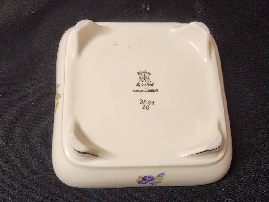 BEAUTIFUL ROSENTHAL ELFENBEIN FOOTED AND LIDDED SQUARE BOWL