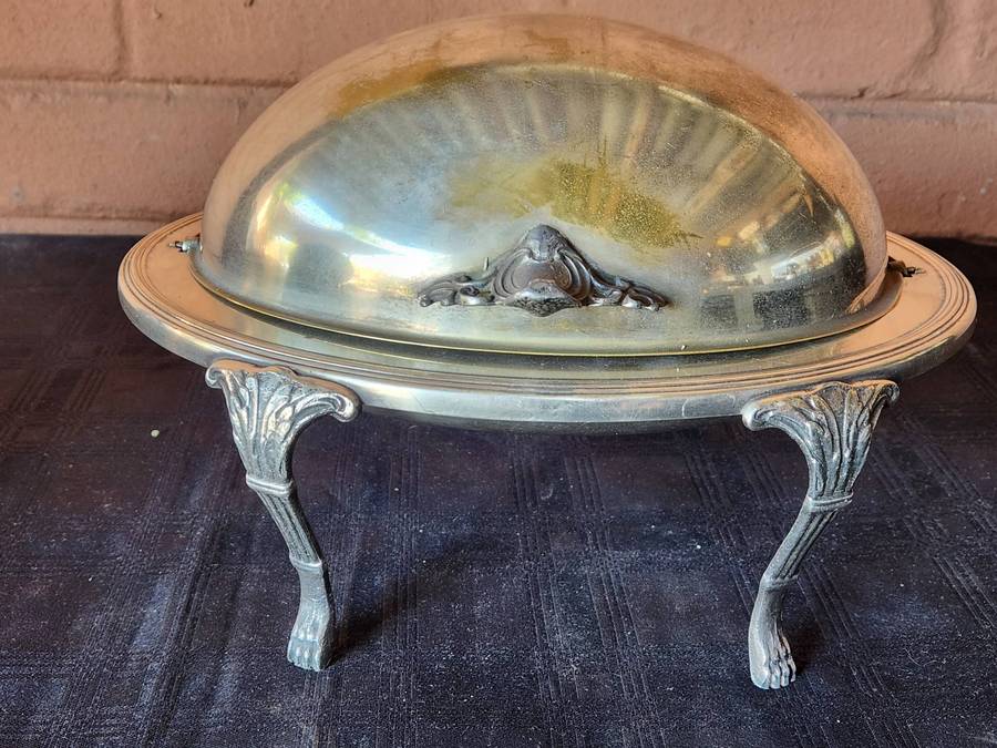 VINTAGE SWIVEL TOP DOMED AND FOOTED SERANCO SILVER PLATED SERVING DISH