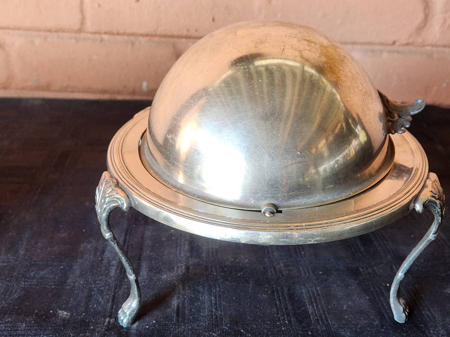 VINTAGE SWIVEL TOP DOMED AND FOOTED SERANCO SILVER PLATED SERVING DISH