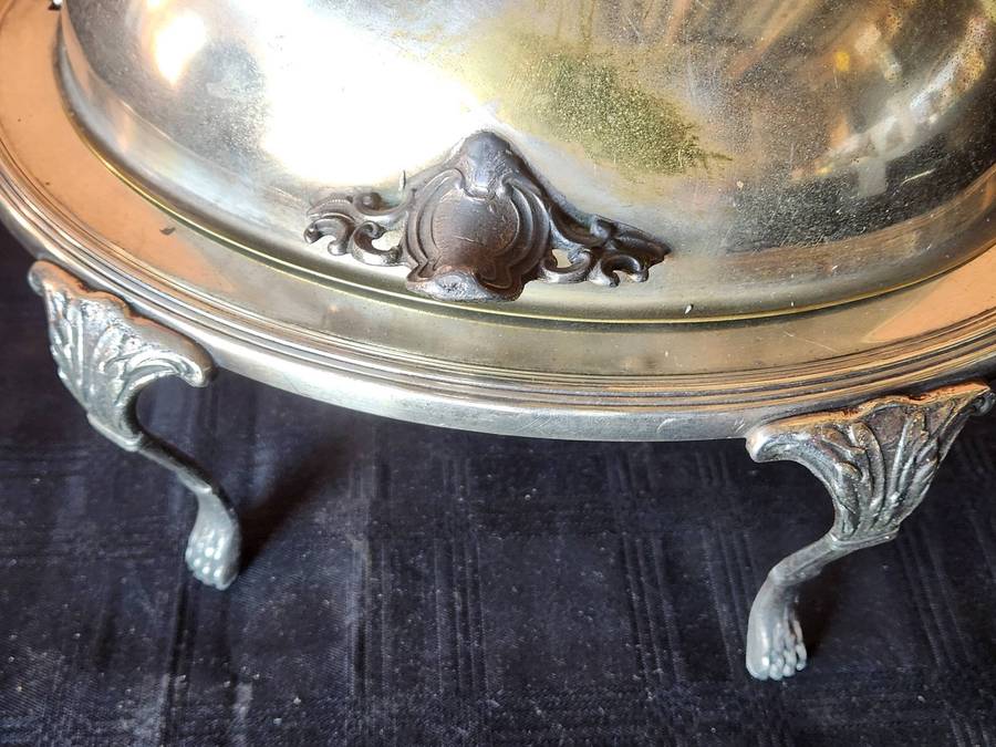 VINTAGE SWIVEL TOP DOMED AND FOOTED SERANCO SILVER PLATED SERVING DISH