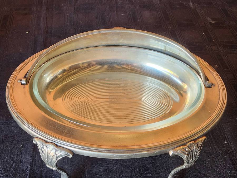 VINTAGE SWIVEL TOP DOMED AND FOOTED SERANCO SILVER PLATED SERVING DISH