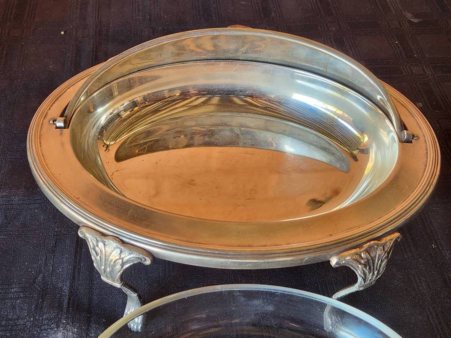 VINTAGE SWIVEL TOP DOMED AND FOOTED SERANCO SILVER PLATED SERVING DISH