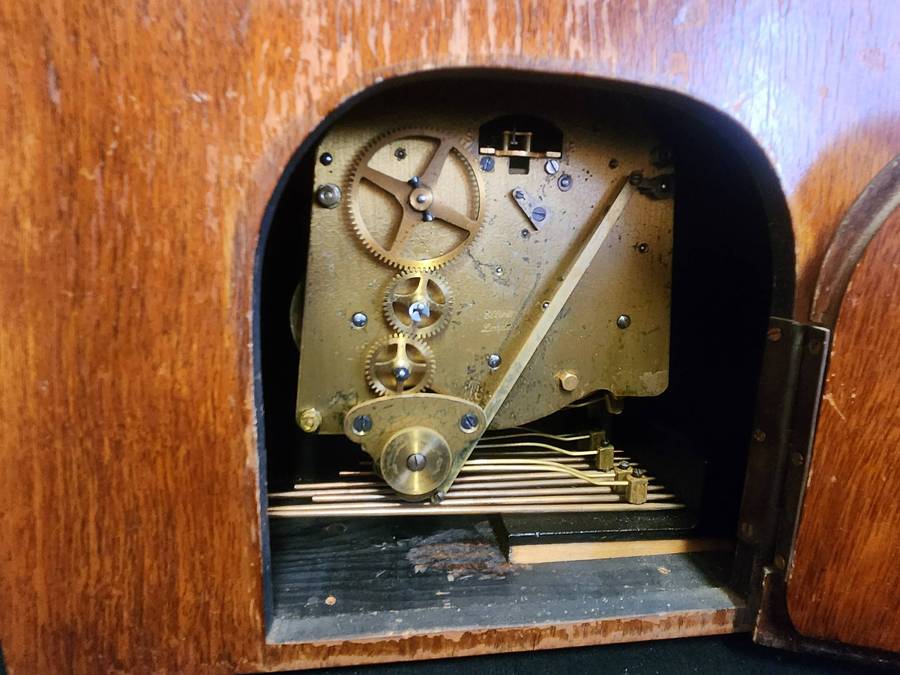 ANTIQUE ELLIOTT CLOCK ENGLAND FOR RESTORATION