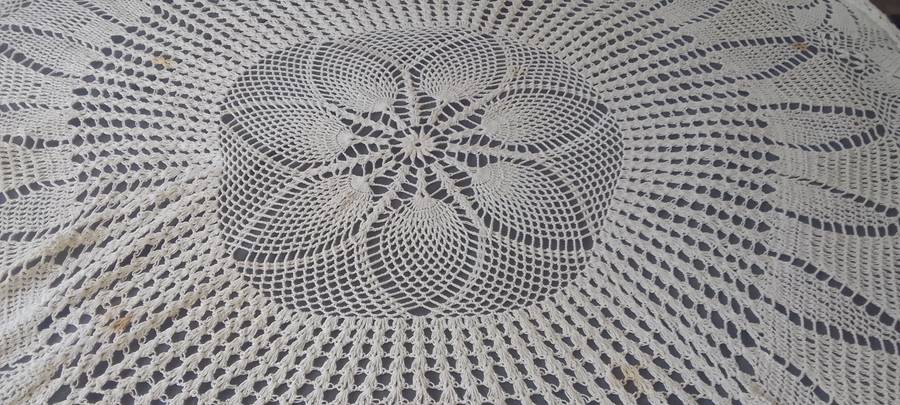 ONLY FOR BUYER G2K - Stunning Vintage Crochet  Round Table Cloth - 200cm