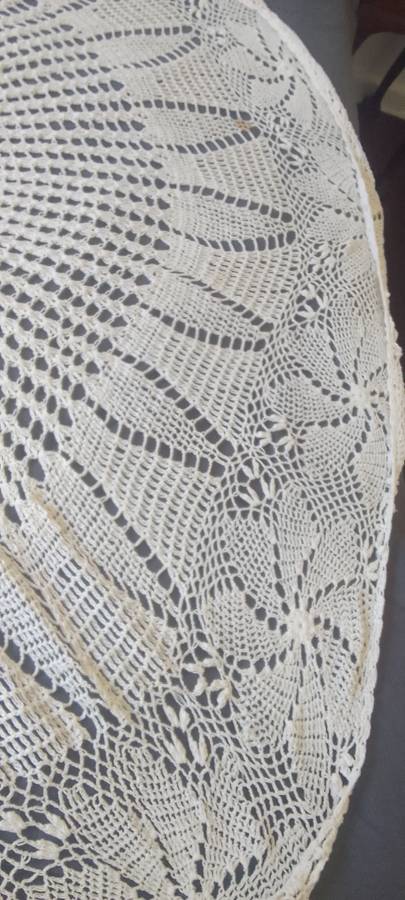 ONLY FOR BUYER G2K - Stunning Vintage Crochet  Round Table Cloth - 200cm