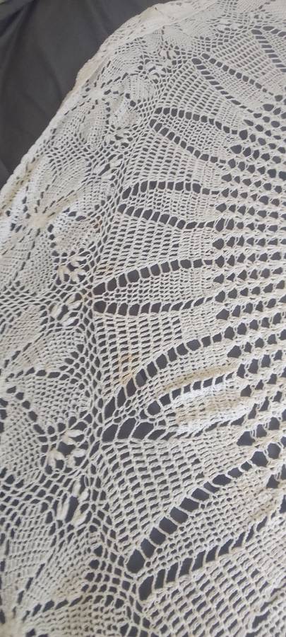 ONLY FOR BUYER G2K - Stunning Vintage Crochet  Round Table Cloth - 200cm