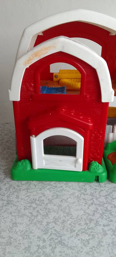 ONLY FOR BUYER G2K -  Fisher Price  - Little People Farm Little People Barn
