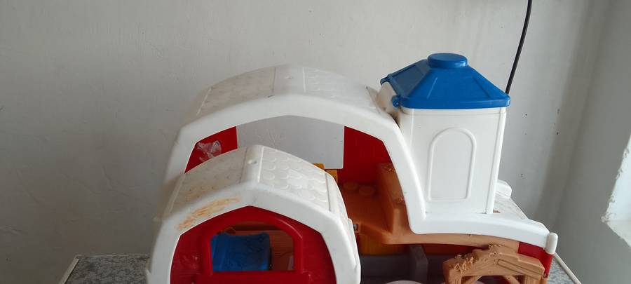ONLY FOR BUYER G2K -  Fisher Price  - Little People Farm Little People Barn