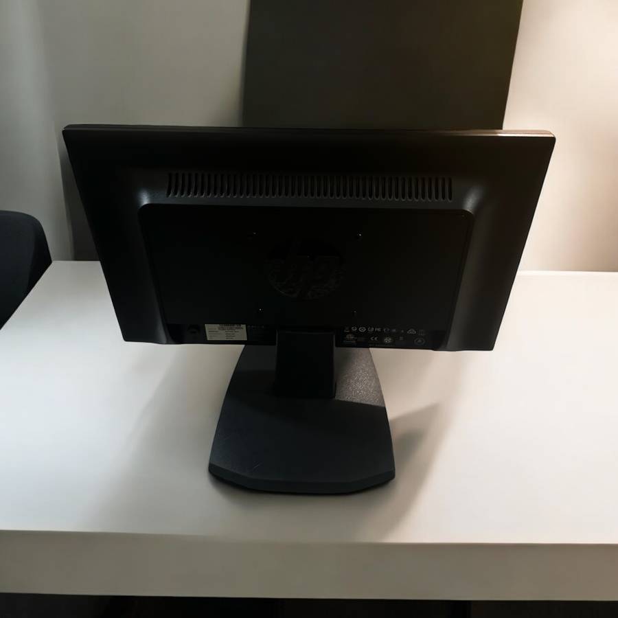 HP V194 18.5' HD Monitor