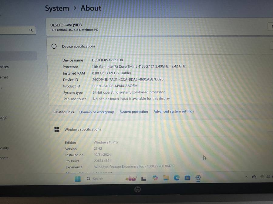 HP ProBook 450 G8 , 15.6` Notebook - 11th Gen Intel Core i5-1135G7, 256GB SSD, 8GB RAM Xe Graphics
