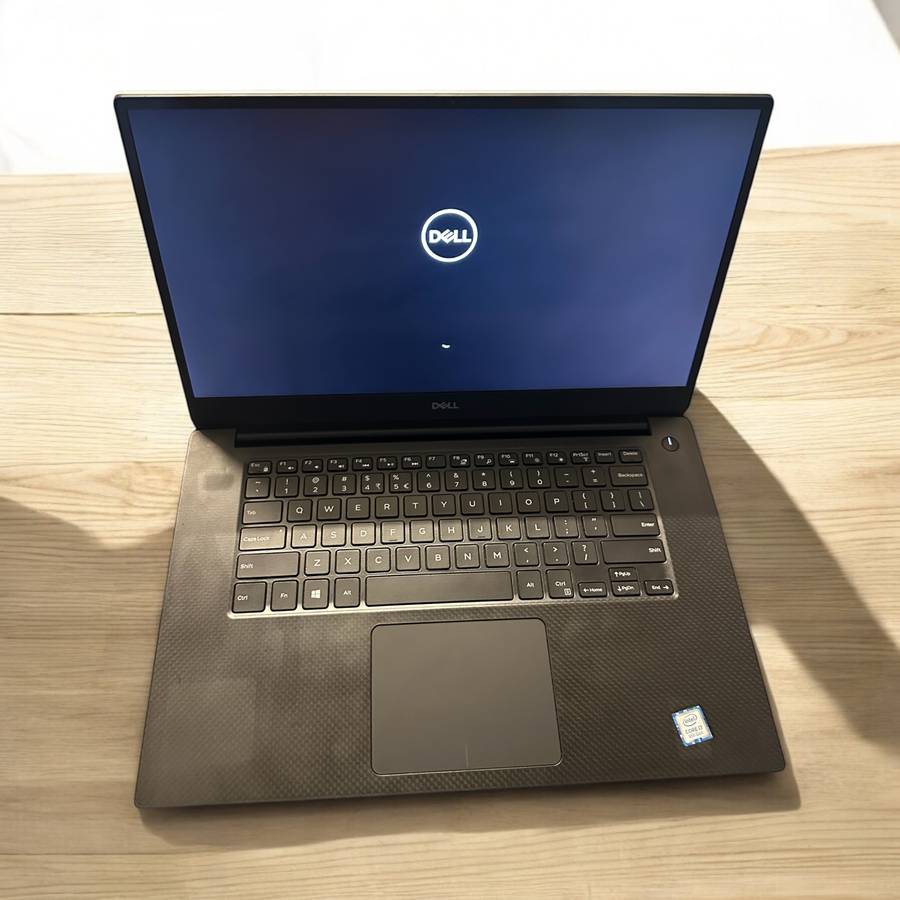 Dell Precision 5540 Mobile Workstation  Core i7-9750H /  / 16GB RAM / 512GB SSD / Quadro T1000