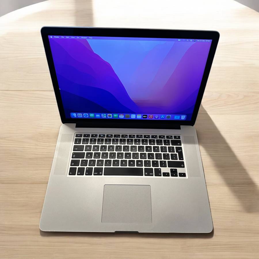 Apple MacBook Pro Retina 15` mid 2015, Intel i7 Quad Core@2.2GHz, 16GB RAM, 251GB SSD, macOS Monter