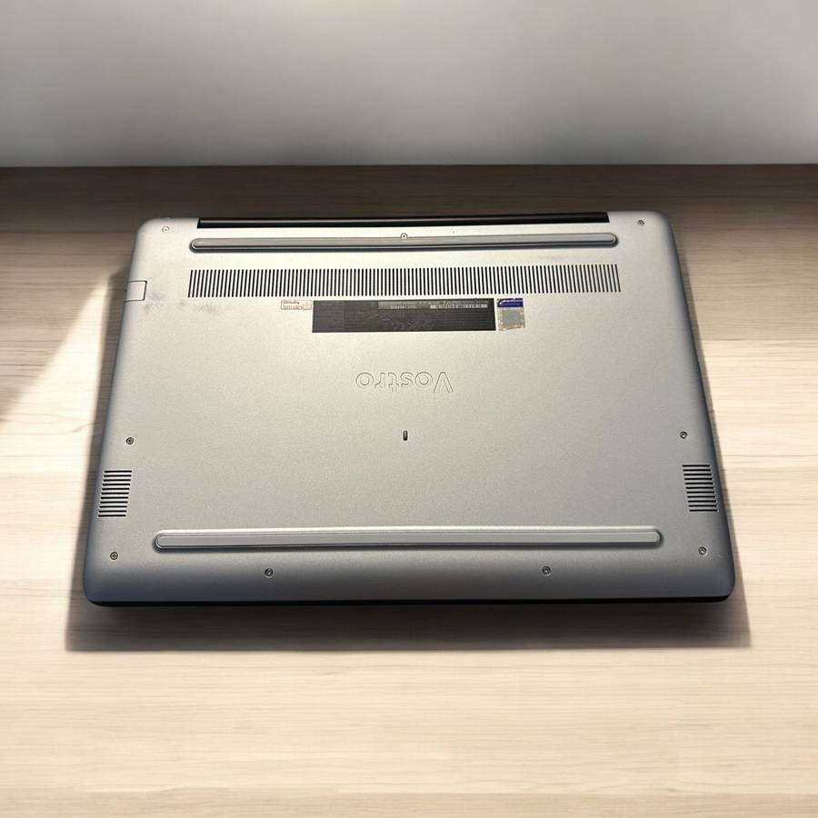 Dell Vostro 5581 8th Gen Intel Core i5-8265U, 8GB RAM 256GBSSD