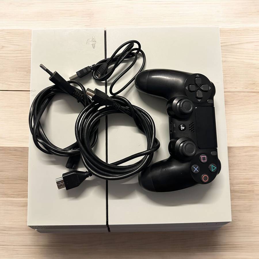 SONY PLAYSTATION 4  500GB WITH 1 CONTROLLER