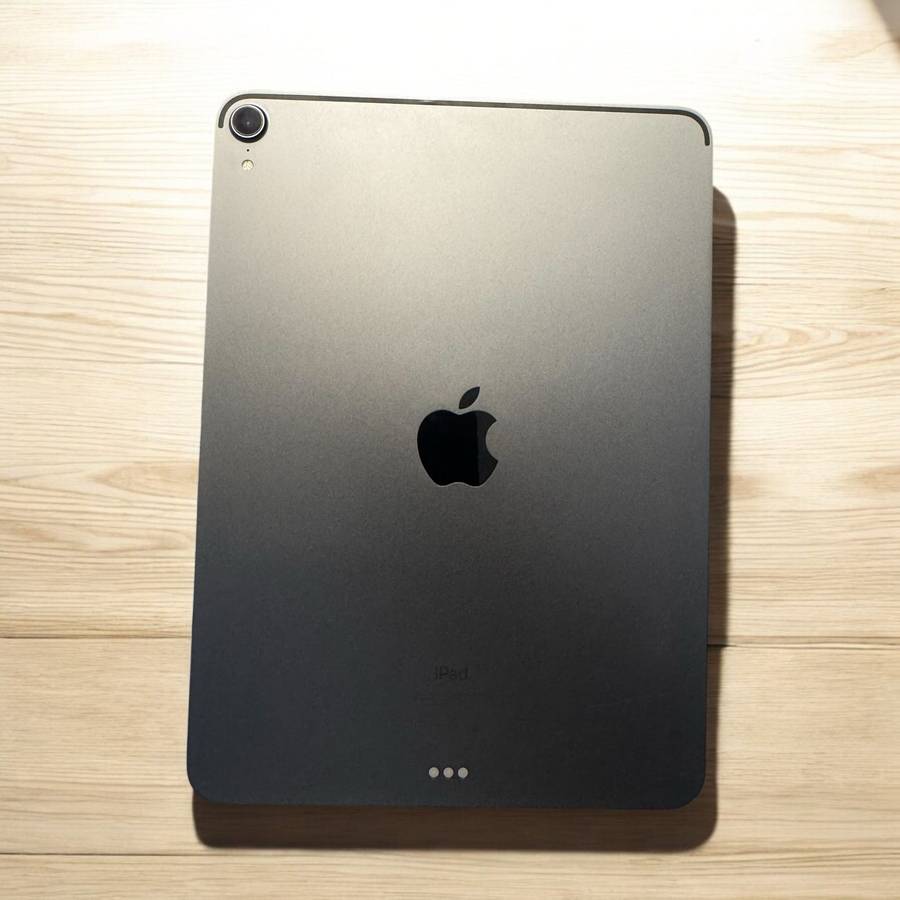 Ipad Pro 11 inch 2018 1st gen 64gb wifi model A1980