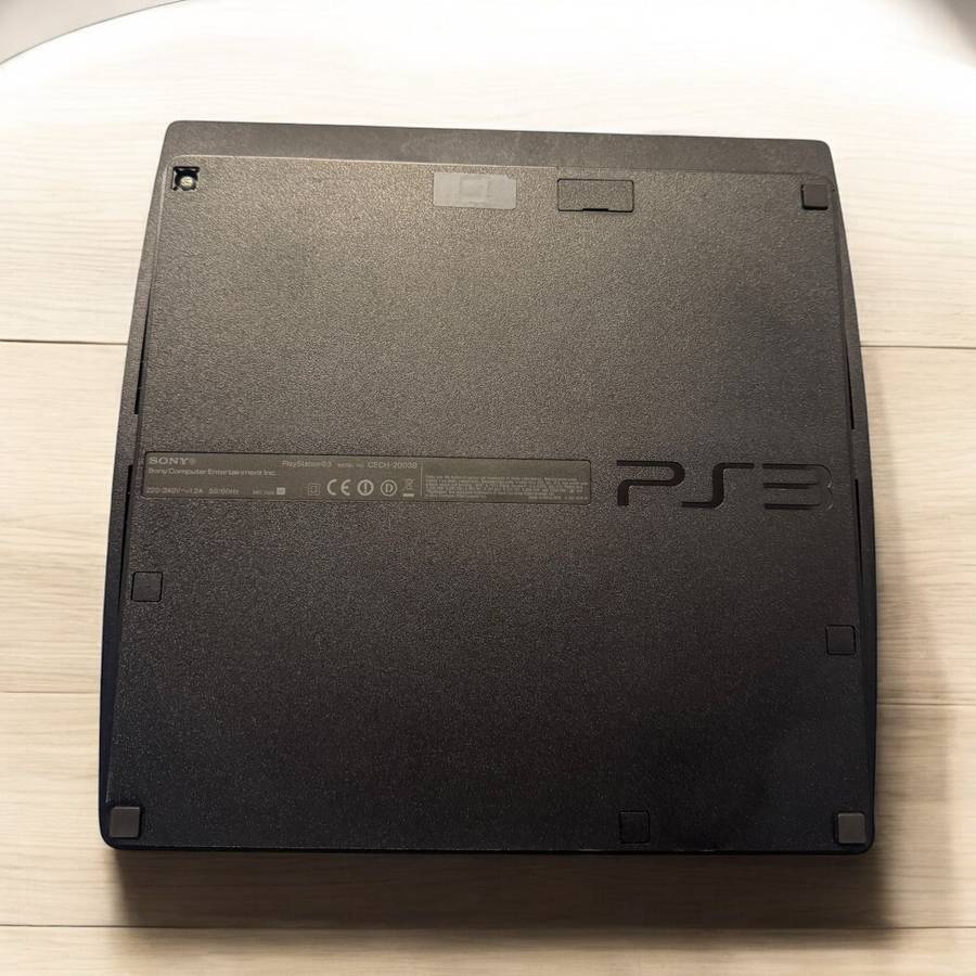 Playstation 3 Sony 250Gb With 2 Controllers 3 games