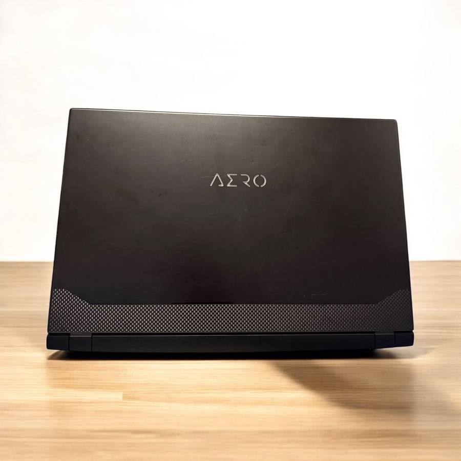 Gigabyte Aero 17 Hdr xd 17.3 4K 60Hz Hdr Intel Core i7-11800H RTX 3070  40gb ram 1tbssd