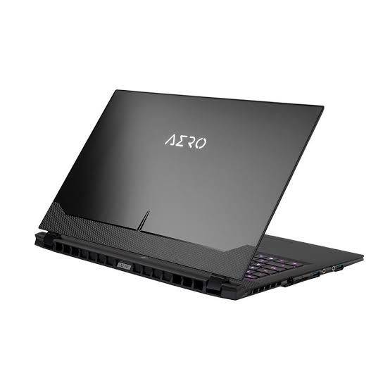 Gigabyte Aero 17 Hdr xd 17.3 4K 60Hz Hdr Intel Core i7-11800H RTX 3070  40gb ram 1tbssd
