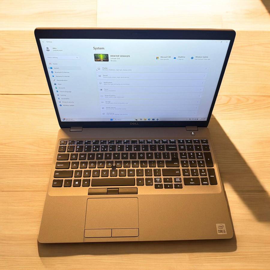 Dell Latitude 5510, 10th Gen Intel i5-10210U@1.6GHz, 8Gb Ram, 256GB Nvme Ssd 15.6`Lte