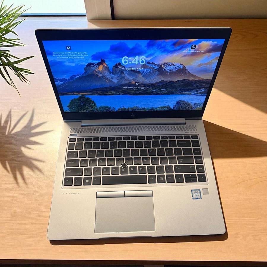 HP EliteBook 840 G5  8th Gen i5 8gb ram 256gb ssd