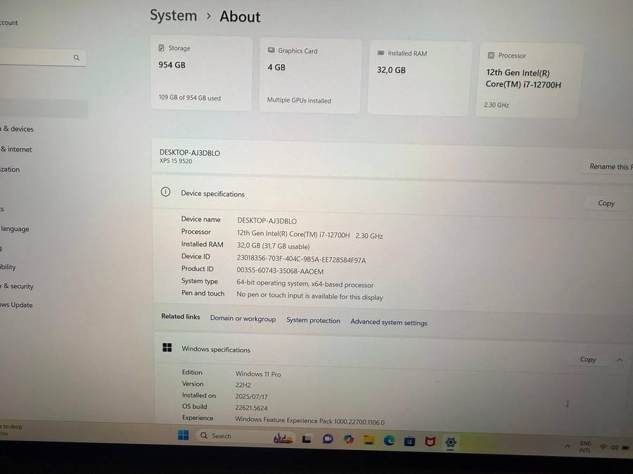 Dell XPS 15 9520 i7 12th gen 32gb ram 1tb ssd  32gb ram GeForce RTX 3050 ti 4gb new condition