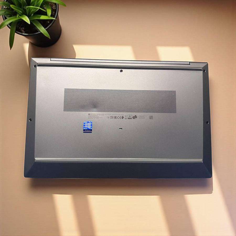 HP ZBook Firefly 15 G7 Workstation | 10th GEN i5, 8GB RAM, 256GB SSD, FHD, Intel UHD Graphics, LTE