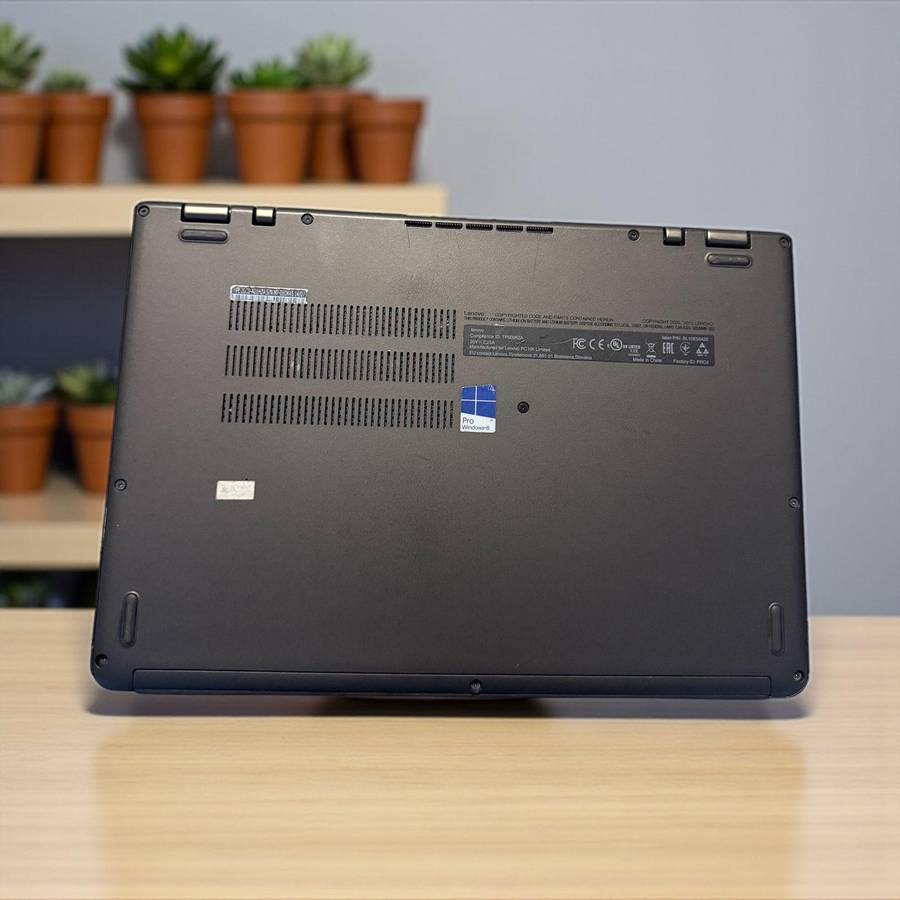 Lenovo IdeaPad Yoga I7 4th gen 8gb ram 256gb ssd