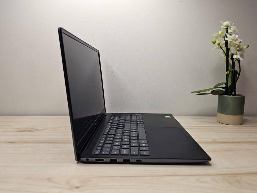 Dell Vostro 5590 i7 10th gen 24gb ram 512gb ssd mx250 Nvidia graphics 2gb