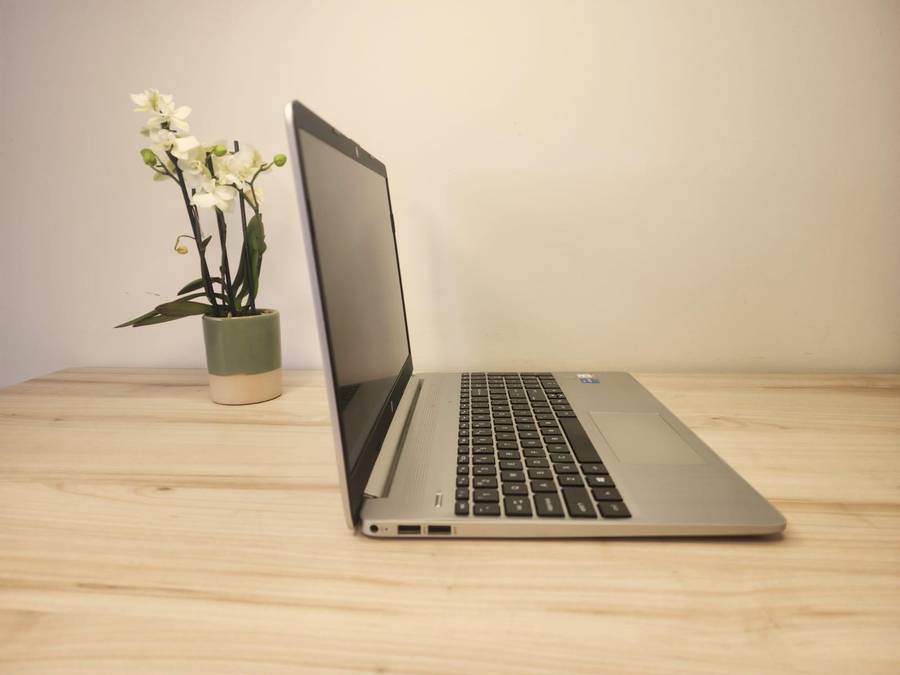 Hp 15s-fq5xx 11th Gen  Core  i5  8gb ram  256gbssd  15.6