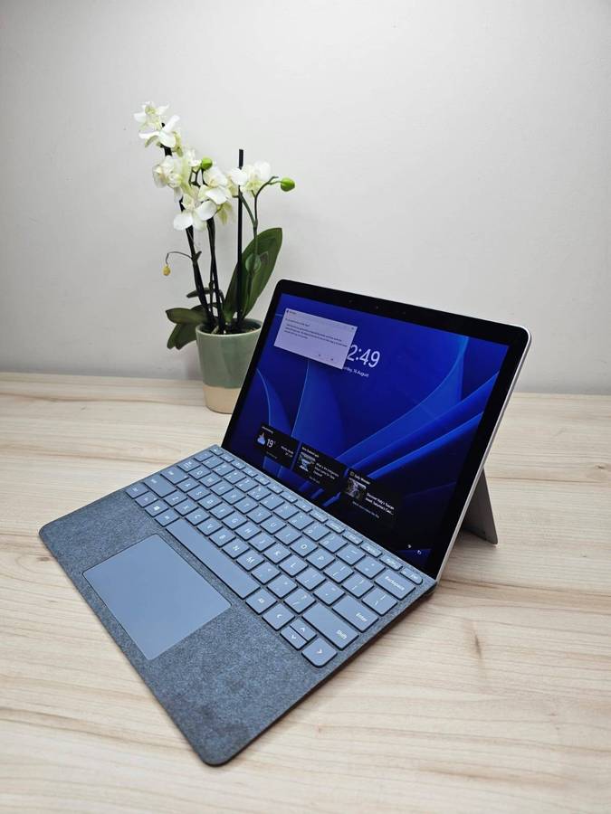 Microsoft Surface Go 2 (1927) 128GB, Intel Core m3 8th Gen Wi-Fi + 4G