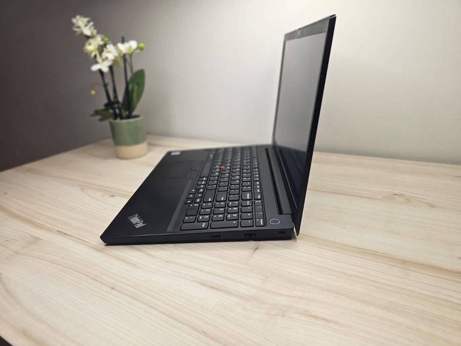Lenovo E15 i5 10th gen 8gb ram 512gb ssd