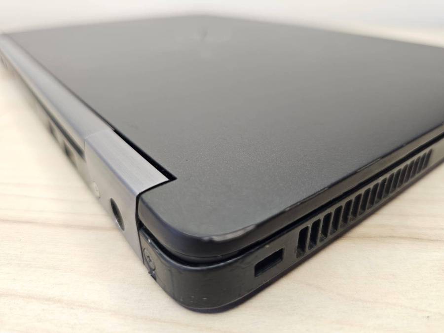 Dell Latitude E7270 lte i5 8th gen 8gb ram 256gb ssd