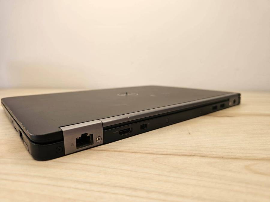 Dell Latitude E7270 lte i5 8th gen 8gb ram 256gb ssd