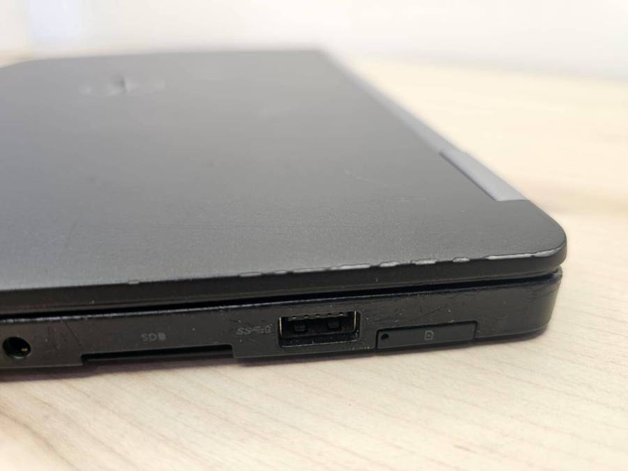 Dell Latitude E7270 lte i5 8th gen 8gb ram 256gb ssd