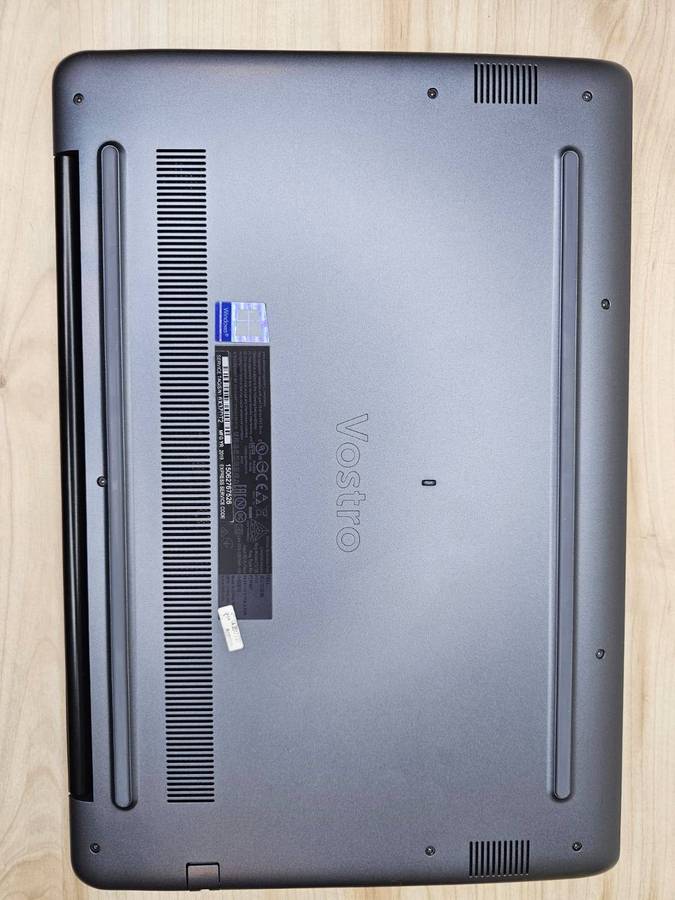 Dell Vostro 5581 8th Gen Intel Core i5-8265U 8gb ram 256gb ssd
