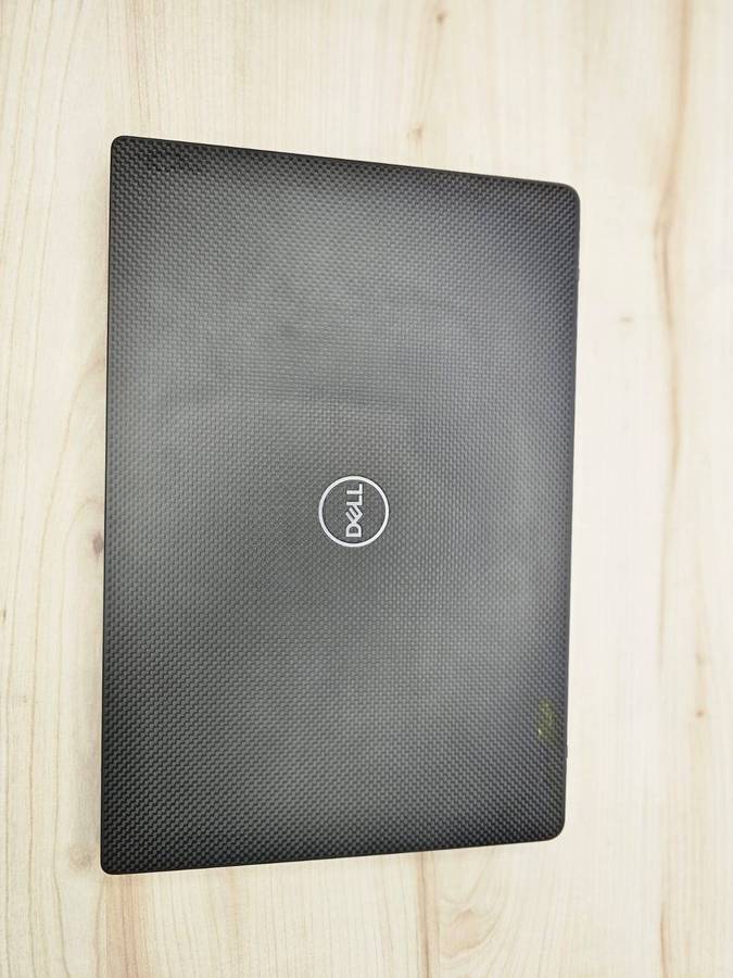 Dell Latitude 7300  Core i7 8th gen  8gb ram 256gb ssd  13.3 fhd