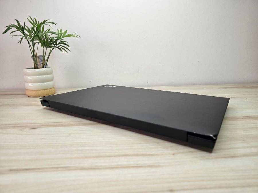 Lenovo E15 i5 10th gen 8gb ram 256gb ssd