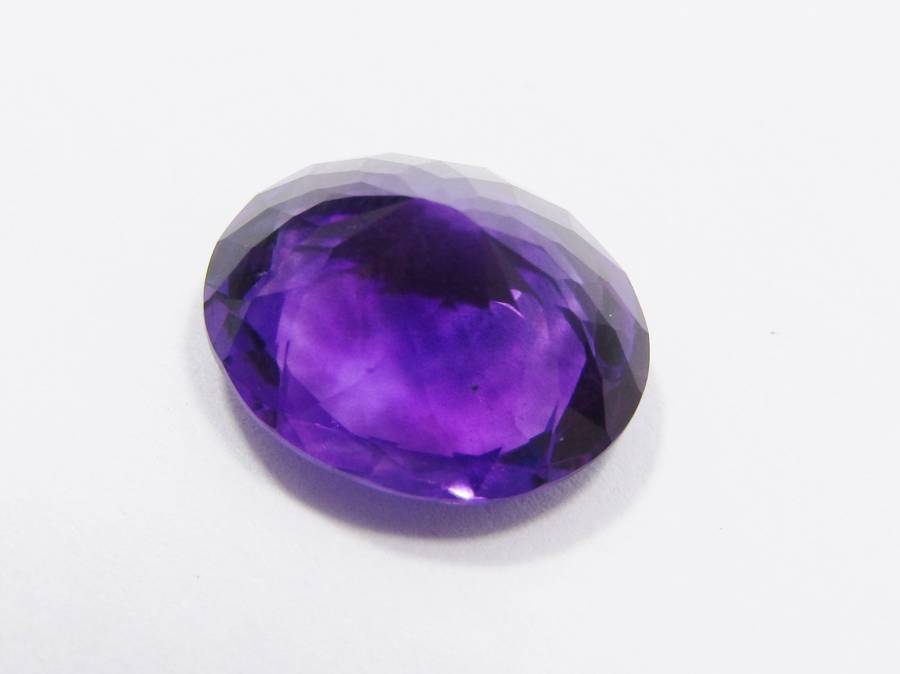 Lovely 5.5CT Amethyst, Oval Faceted Gemstone
