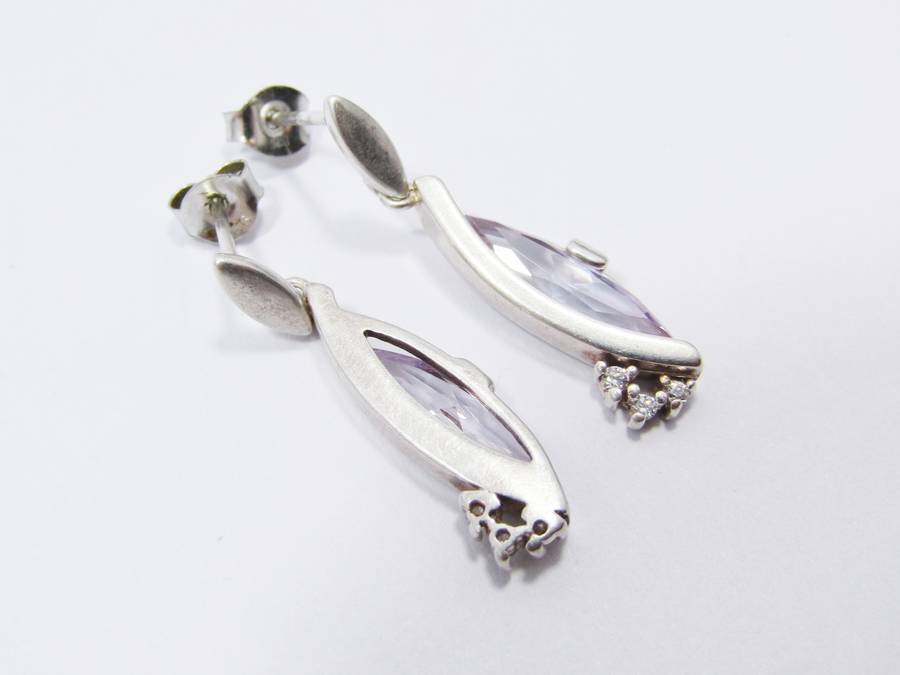 A Lovely Pair of Lilac Stone Dangling Earrings in Sterling Silver.
