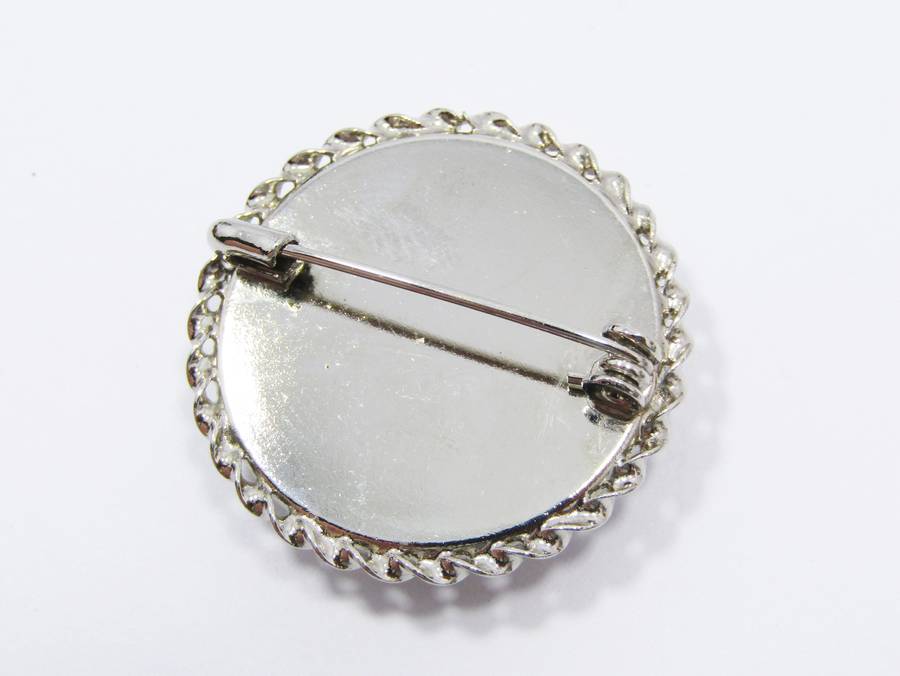 A Beautiful Detailed Micro Mosaic Brooch in a Silver Tone