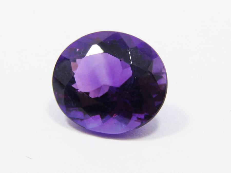 Lovely 5.5CT Amethyst, Oval Faceted Gemstone