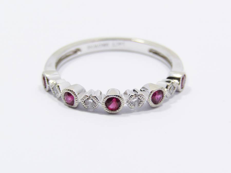 Beautiful! Browns Jewellers 14CT White Gold, Ruby & Diamond Ring