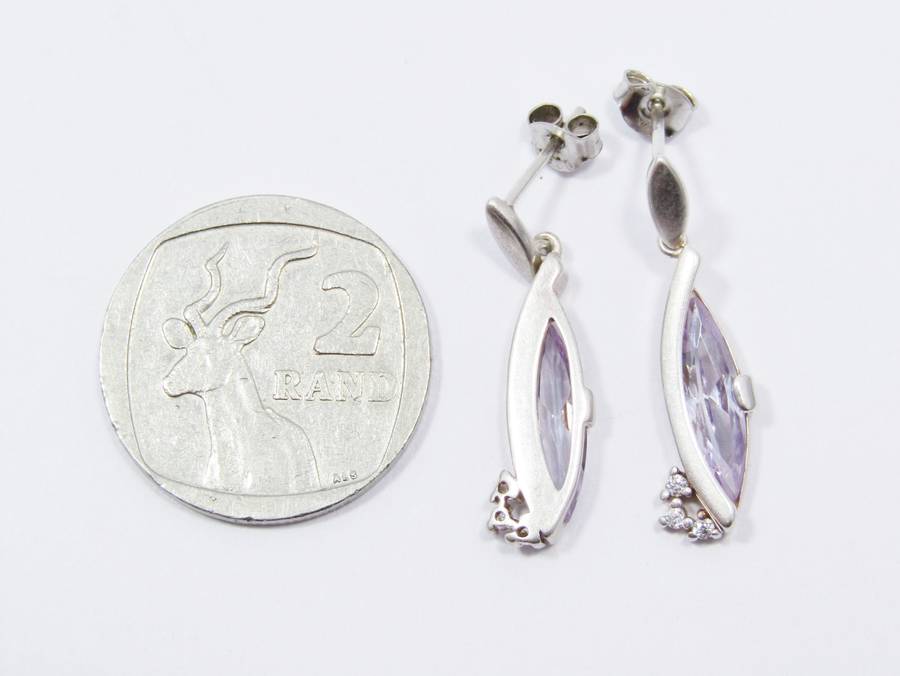 A Lovely Pair of Lilac Stone Dangling Earrings in Sterling Silver.