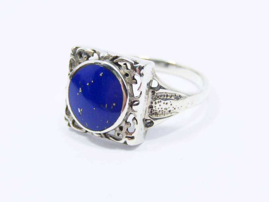 A Lovely Blue  Enamel Inlay Ring in Sterling Silver.