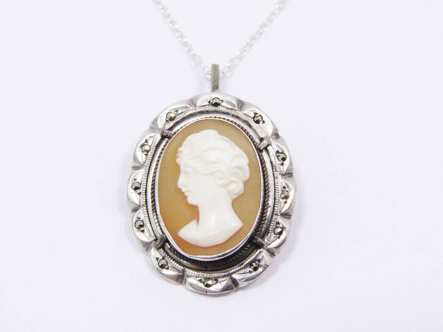A Lovely Vintage Carved Cameo Brooch/ Pendant On Chain in Sterling Silver.