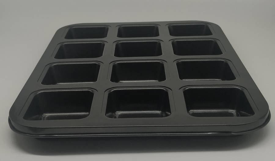 SQUARE NON-STICK MUFFIN PAN 12 CUP
