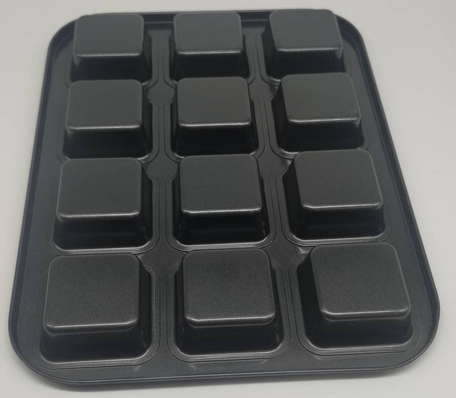 SQUARE NON-STICK MUFFIN PAN 12 CUP