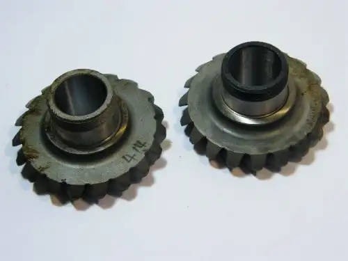 Lot of 2 BB250 UTE reverse gears - one look used - 19 gears
