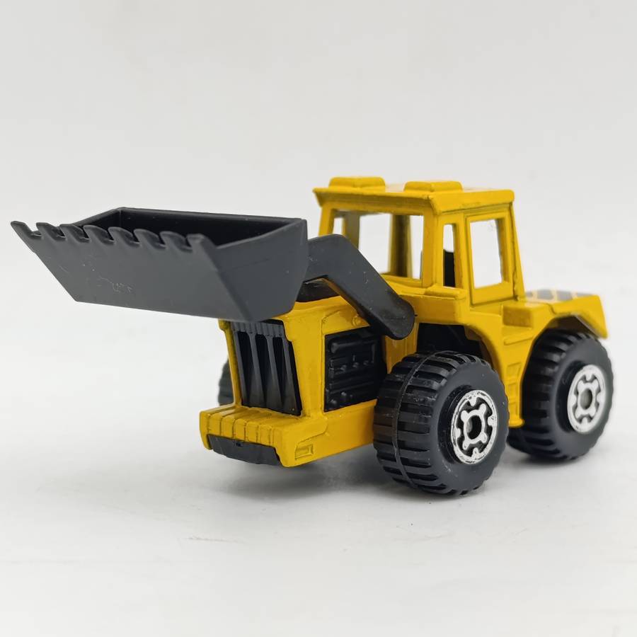 Matchbox Superfast No.20 tractor shovel die-cast toy car
